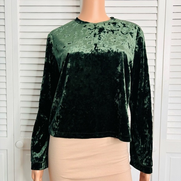 CYNTHIA ROWLEY Green Crushed Velvet Pullover Shirt Size Medium - Picture 1 of 7